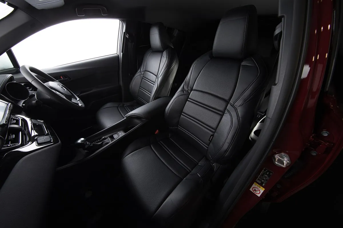 シートカバー 車種限定 C-HR　ボーダーデザイン　運転席助手席デザイン　ブラック