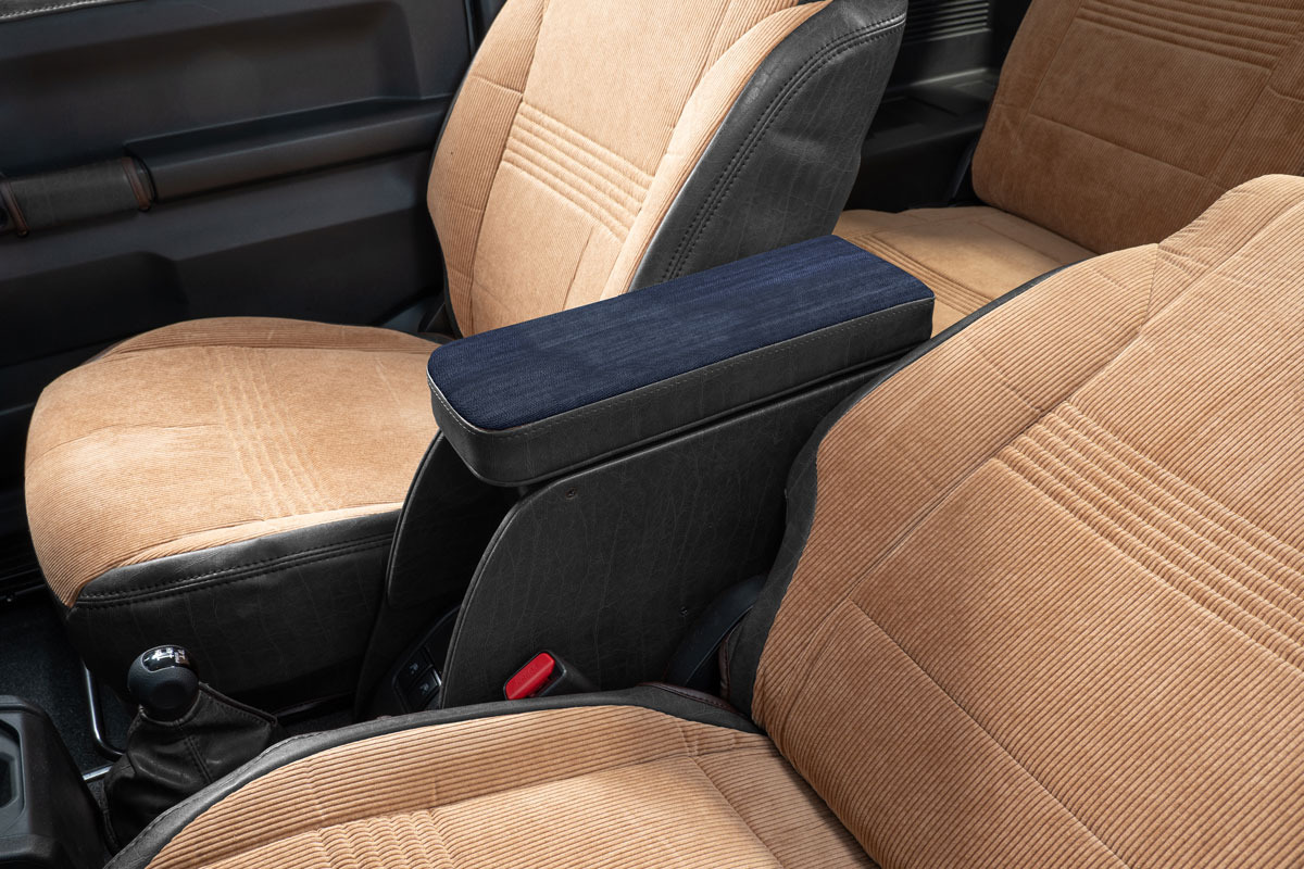 【ジムニーJB64/JB74/ノマド専用】センターコンソール Ver.1 アンティークデニム インディゴブルー×ヴィンテージブラック 装着イメージ
