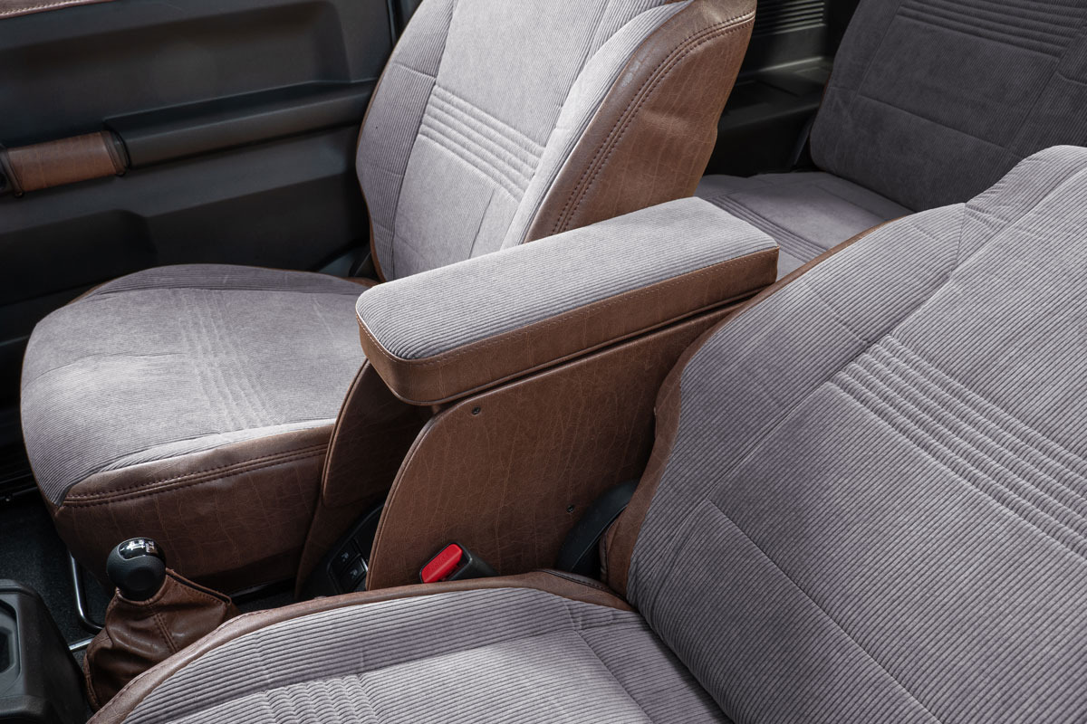 【ジムニーJB64/JB74/ノマド専用】センターコンソール Ver.1 アンティークコーデュロイ コーデュロイグレー×ヴィンテージブラウン 装着イメージ
