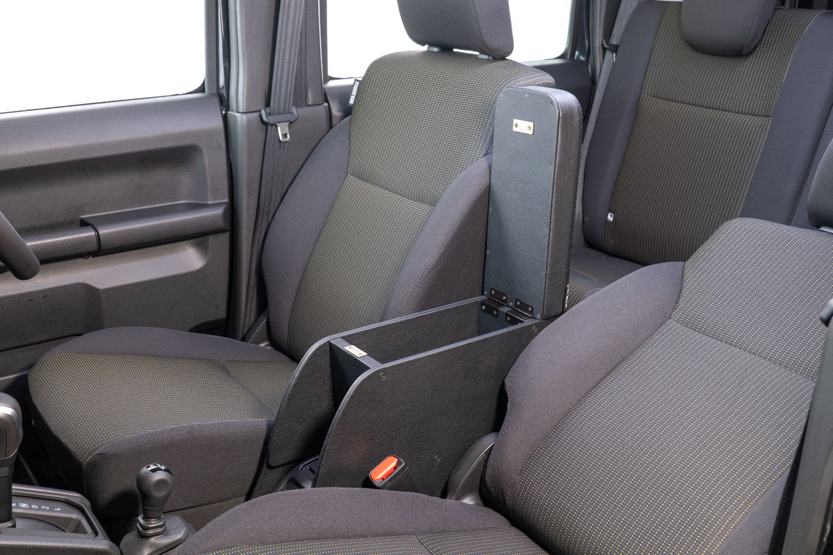 【ジムニーノマド専用】センターコンソール Ver.3 Original Black Leather＜ドリンクホルダー付き＞ 　装着イメージ