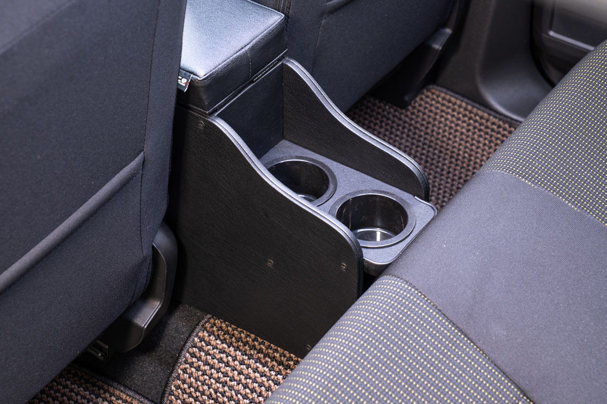 【ジムニーノマド専用】センターコンソール Ver.3 Original Black Leather＜ドリンクホルダー付き＞ 　装着イメージ