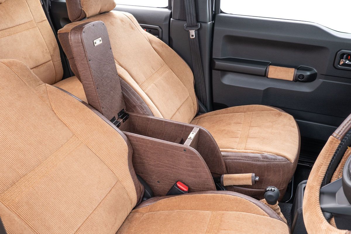 【ジムニーノマド専用】センターコンソール Ver.3アンティークコーデュロイ コーデュロイキャメル×ヴィンテージブラウン 装着イメージ