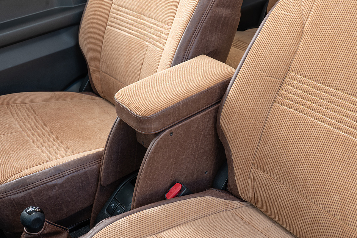 【ジムニーJB64/JB74/ノマド専用】センターコンソール Ver.2 アンティークコーデュロイ＜ドリンクホルダー付き＞ コーデュロイキャメル×ヴィンテージブラウン