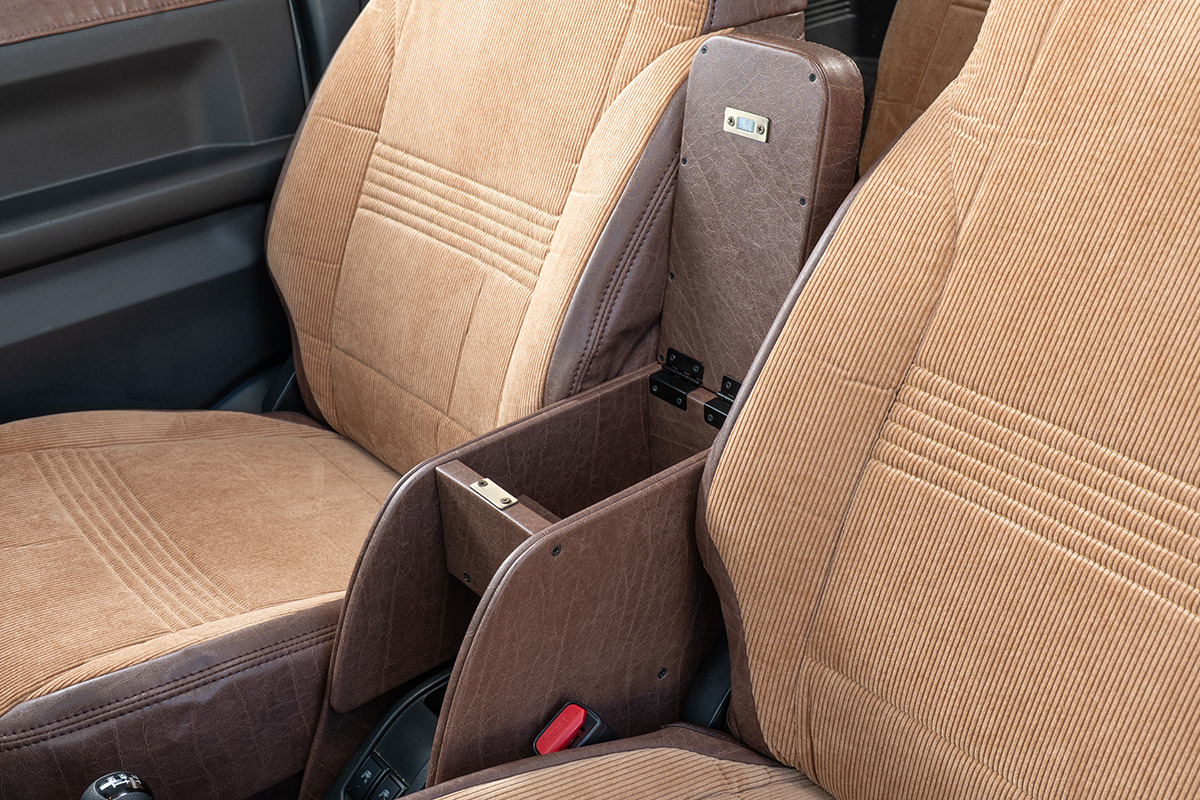 【ジムニーJB64/JB74/ノマド専用】センターコンソール Ver.2 アンティークコーデュロイ＜ドリンクホルダー付き＞