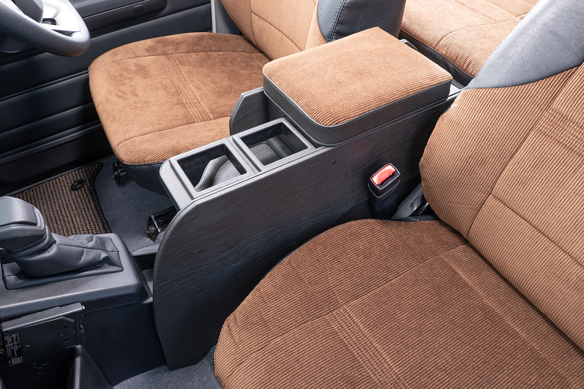 ランドクルーザー"70" 再再販モデル専用センターコンソール ver.2 ＜ドリンクホルダー付き＞アンティークコーデュロイ