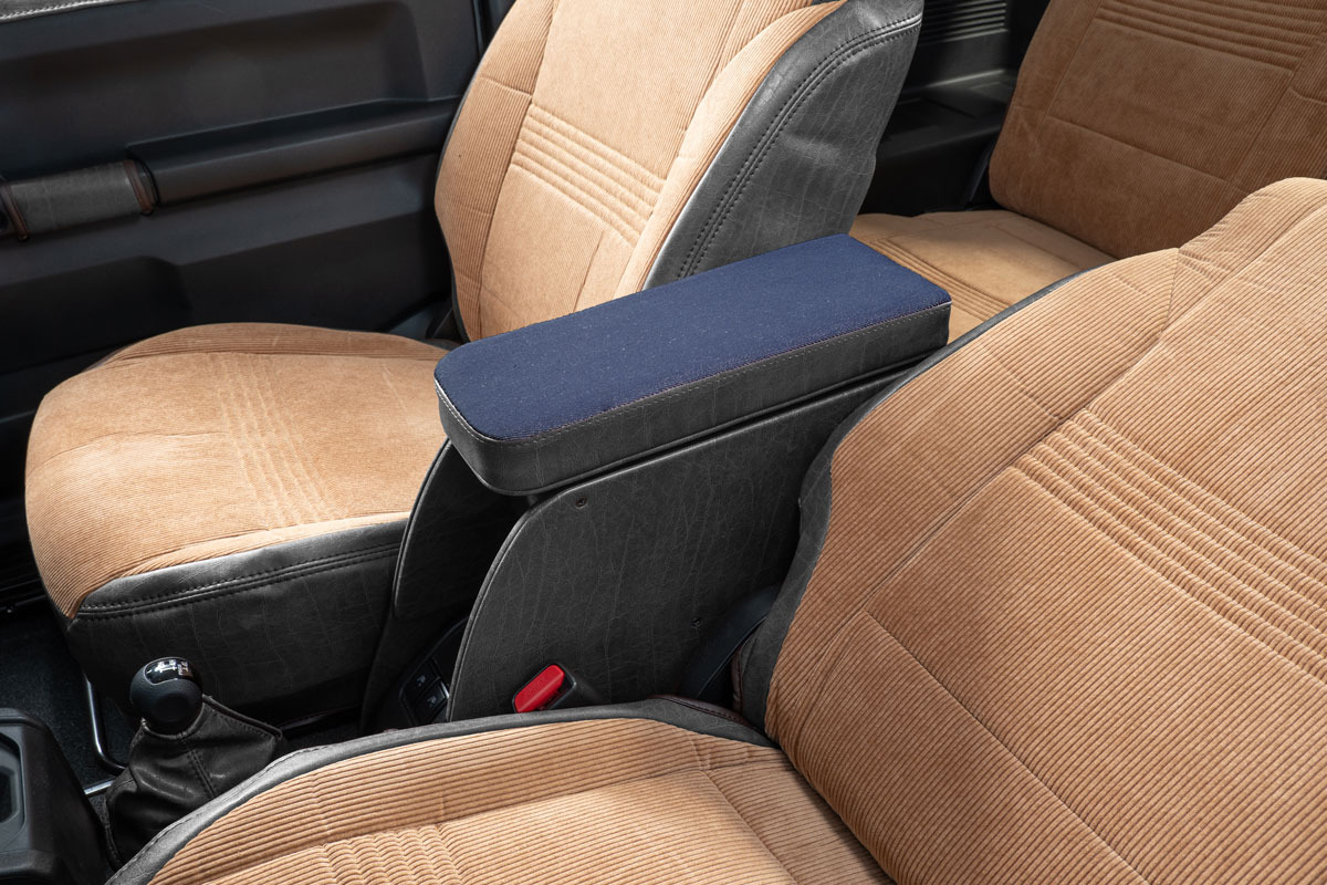 【ジムニーJB64/JB74/ノマド専用】センターコンソール Ver.1 アンティークデニム インディゴブルー×ヴィンテージブラック 装着イメージ