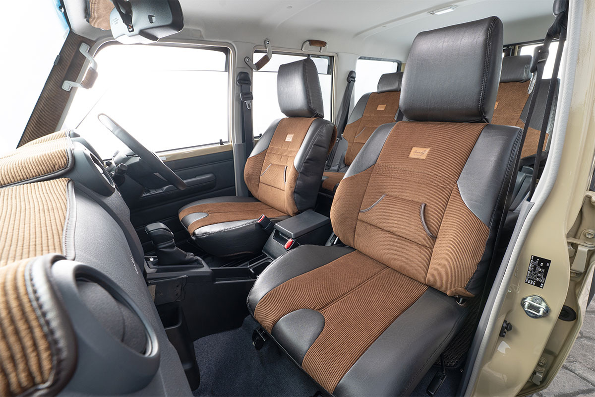 Seat Cover anTiQue Country Hoodie for LandCruiser 250