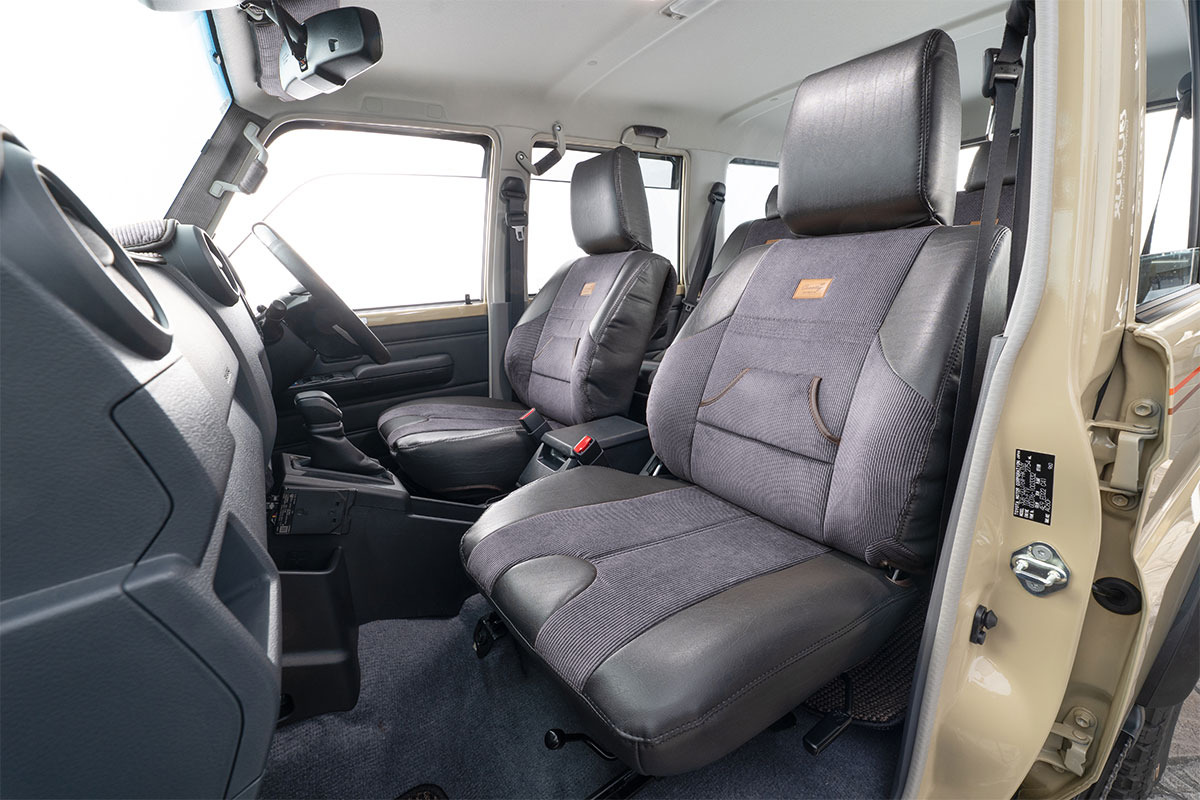 Seat Cover anTiQue Country Hoodie for LandCruiser 70