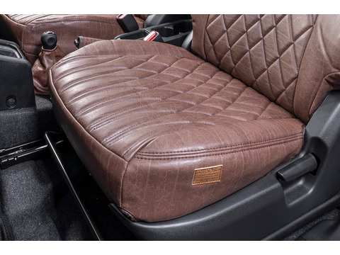 シートカバー  アンティークデザインD　ヴィンテージブラウン　ジムニー装着