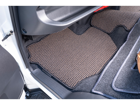 200ハイエースワイド 装着