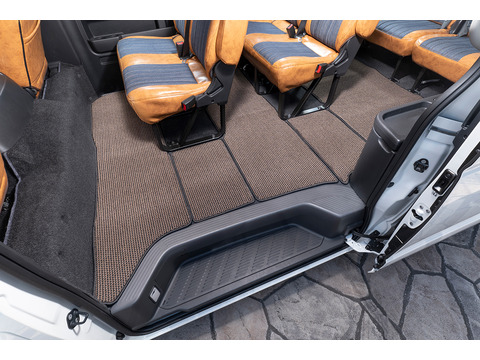 200ハイエースワイド 装着