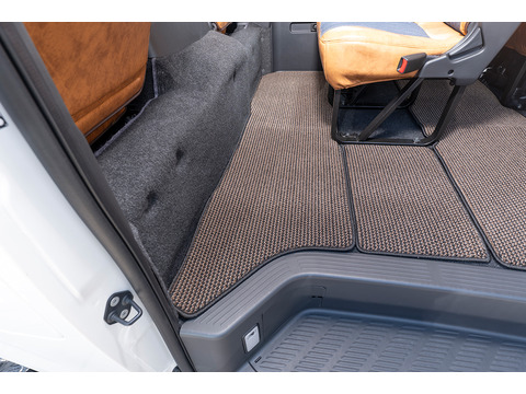 200ハイエースワイド 装着