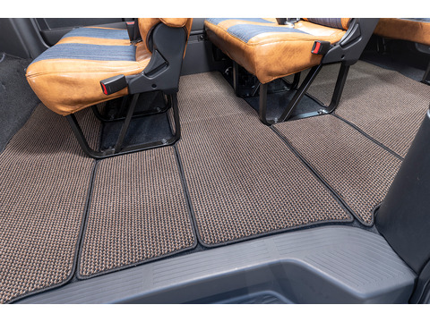 200ハイエースワイド 装着