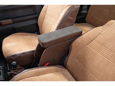 【ジムニーJB64/JB74/ノマド専用】センターコンソール Ver.1 アンティーク千鳥 千鳥ブラック×ヴィンテージブラウン 装着イメージ