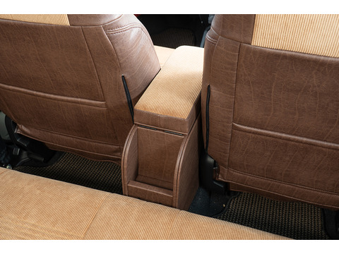 【ジムニーJB64/JB74/ノマド専用】センターコンソール Ver.1 アンティークコーデュロイ コーデュロイキャメル×ヴィンテージブラウン【ジムニーJB64/JB74/ノマド専用】センターコンソール Ver.1 アンティークコーデュロイ コーデュロイキャメル×ヴィンテージブラウン 装着イメージ