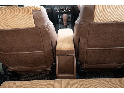 【ジムニーJB64/JB74/ノマド専用】センターコンソール Ver.1 アンティークコーデュロイ コーデュロイキャメル×ヴィンテージブラウン 装着イメージ