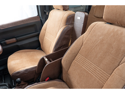 【ジムニーJB64/JB74/ノマド専用】センターコンソール Ver.1 アンティークコーデュロイ コーデュロイキャメル×ヴィンテージブラウン 装着イメージ