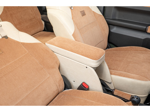 【ジムニーJB64/JB74/ノマド専用】センターコンソール Ver.1 アンティークカントリー コーデュロイキャメル×クラシックホワイト 装着イメージ