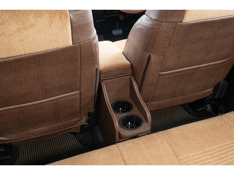 【ジムニーJB64/JB74/ノマド専用】センターコンソール Ver.2 ＜ドリンクホルダー付き＞ 装着イメージ