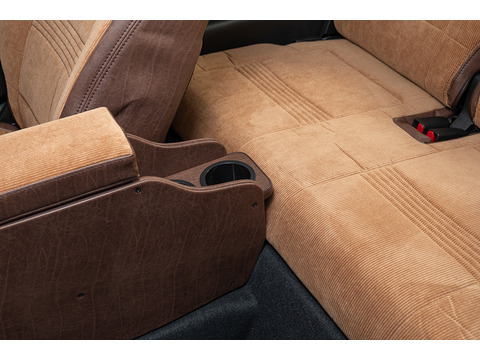 【ジムニーJB64/JB74/ノマド専用】センターコンソール Ver.2 ＜ドリンクホルダー付き＞ 装着イメージ