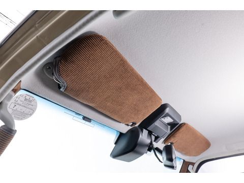 ランドクルーザー７０再再販モデルサンバイザーカバーコーデュロイブラウンカラー装着イメージ