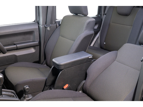 【ジムニーノマド専用】センターコンソール Ver.3 Original Black Leather＜ドリンクホルダー付き＞ 　装着イメージ