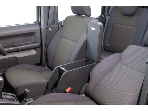 【ジムニーノマド専用】センターコンソール Ver.3 Original Black Leather＜ドリンクホルダー付き＞ 　装着イメージ