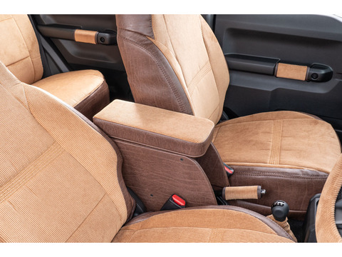 【ジムニーノマド専用】センターコンソール Ver.3アンティークコーデュロイ コーデュロイキャメル×ヴィンテージブラウン 装着イメージ