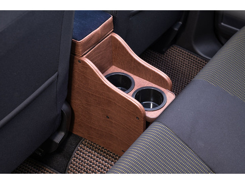 【ジムニーノマド専用】センターコンソール Ver.3 アンティークデニム＜ドリンクホルダー付き＞ デニムインディゴブルー×ヴィンテージブラウン 装着イメージ