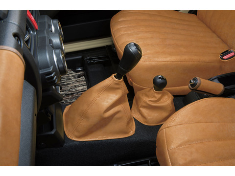 【ジムニーJB64/JB74専用】ブーツカバーセット（MT車専用）　 クラシック　キャメル
