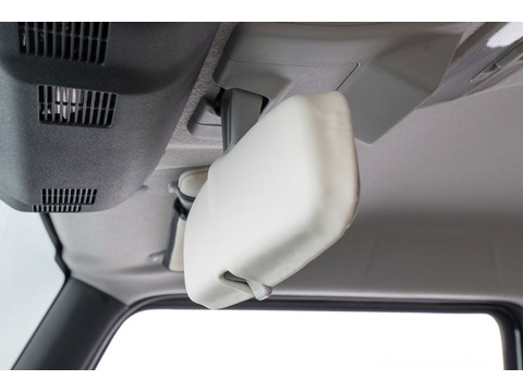 【ジムニーJB64/JB74専用 】ルームミラーカバー プライム　バニラカラー　装着イメージ