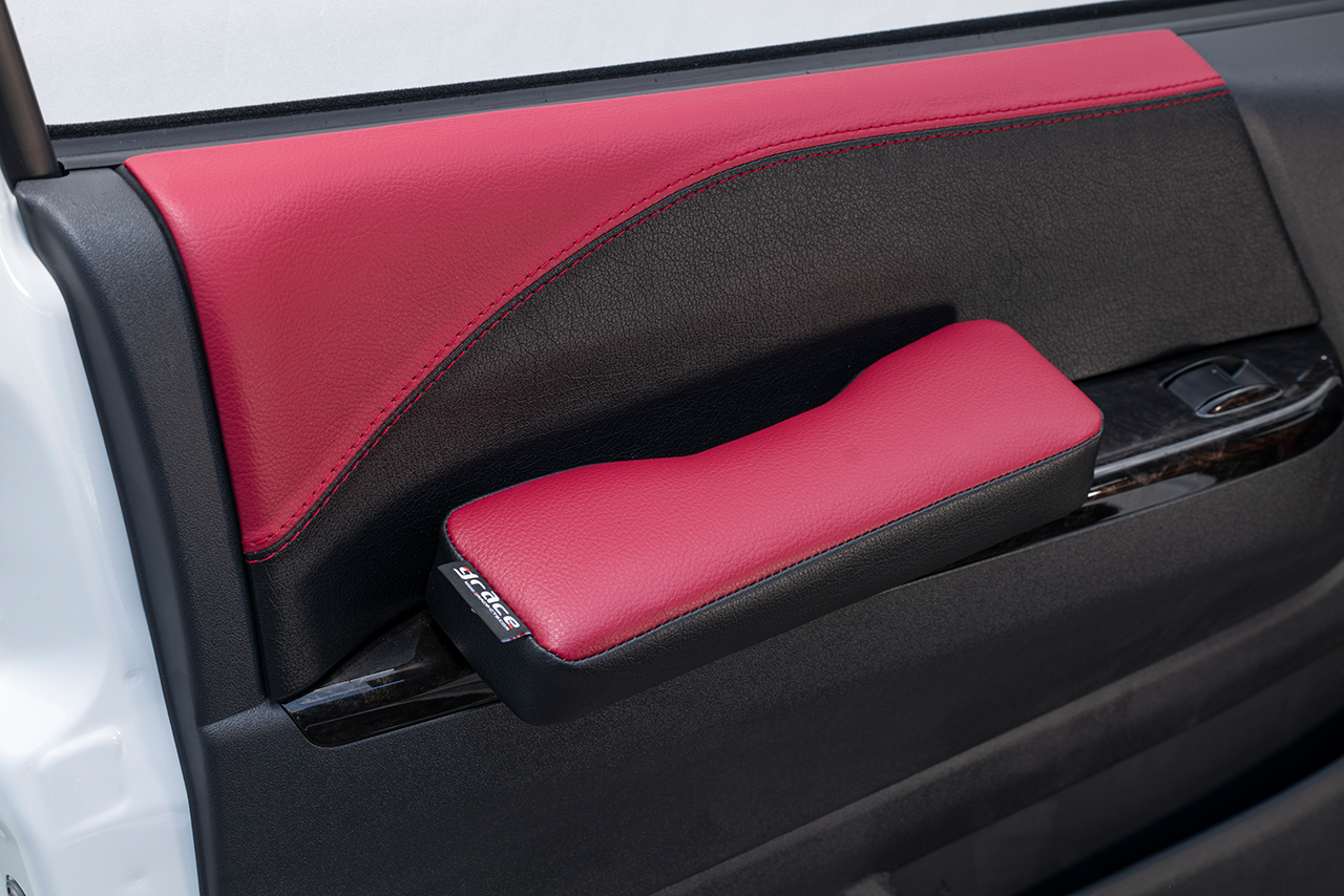 200系ハイエース 】ドアアームレスト 左右セット エクスクルーシブ 