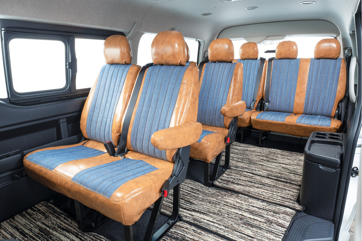 200ハイエース　シートカバー  アンティークデニム　後部座席