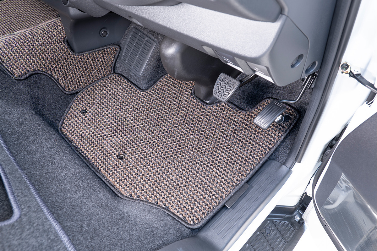 200ハイエースワイド 装着