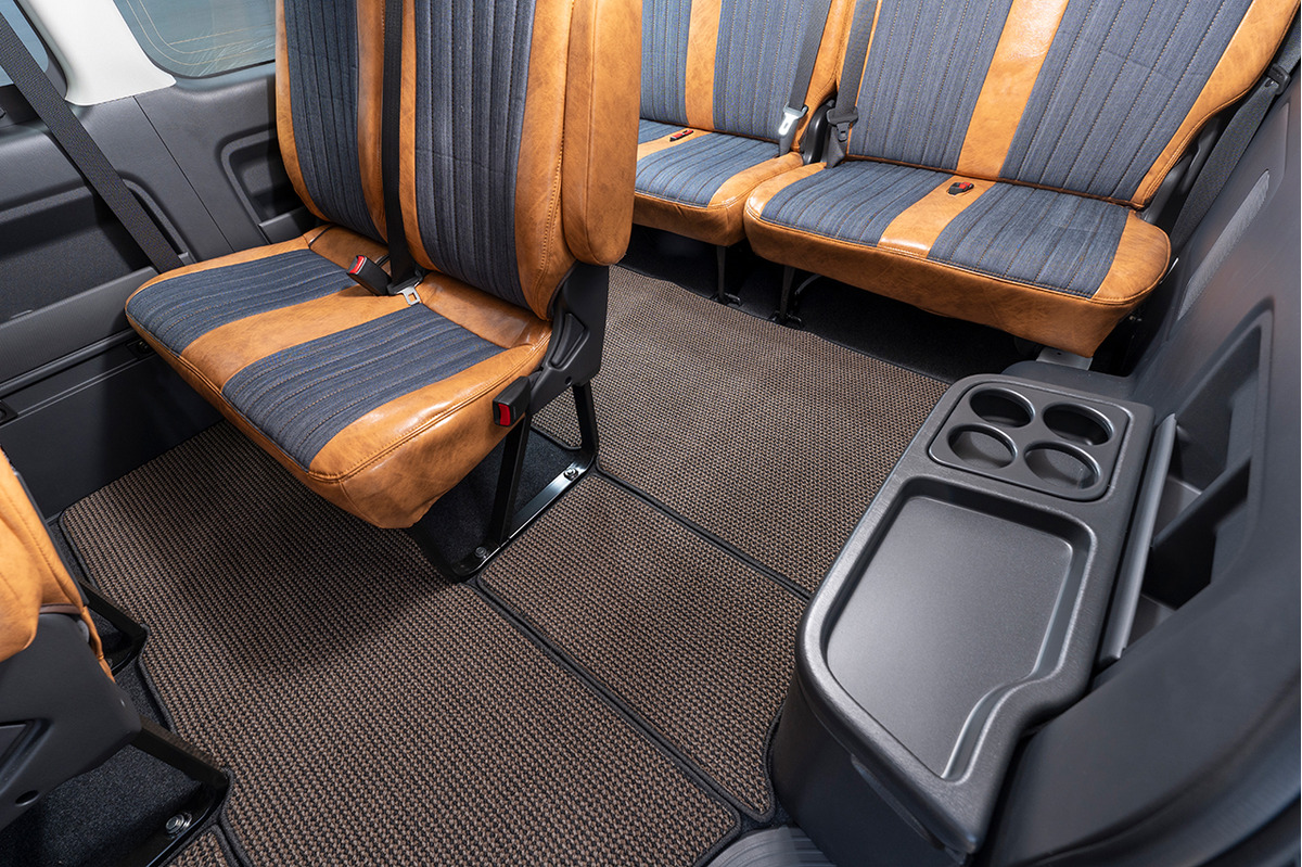 200ハイエースワイド 装着