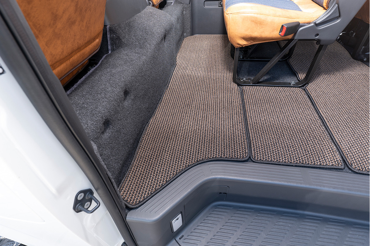 200ハイエースワイド 装着