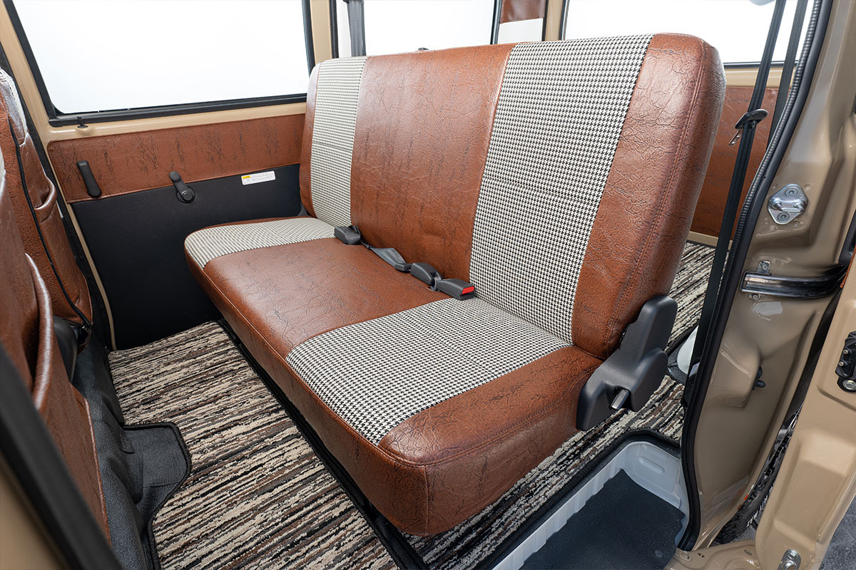 タウンエース シートカバー アンティーク千鳥ブラウン後部座席