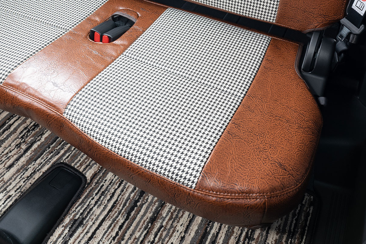 スペーシアベース シートカバー アンティーク千鳥　後部座席座面詳細