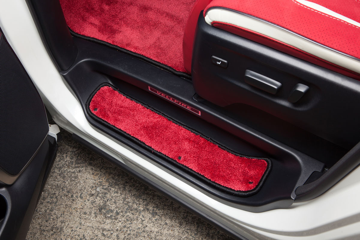 fino30系アルファード ガソリン車 ステップマット(固定:マジックテープ) ダークグレー FINO-30AL-STP-M-DG | ASTERISM30系アルファード ガソリン車 ステップマット(固定