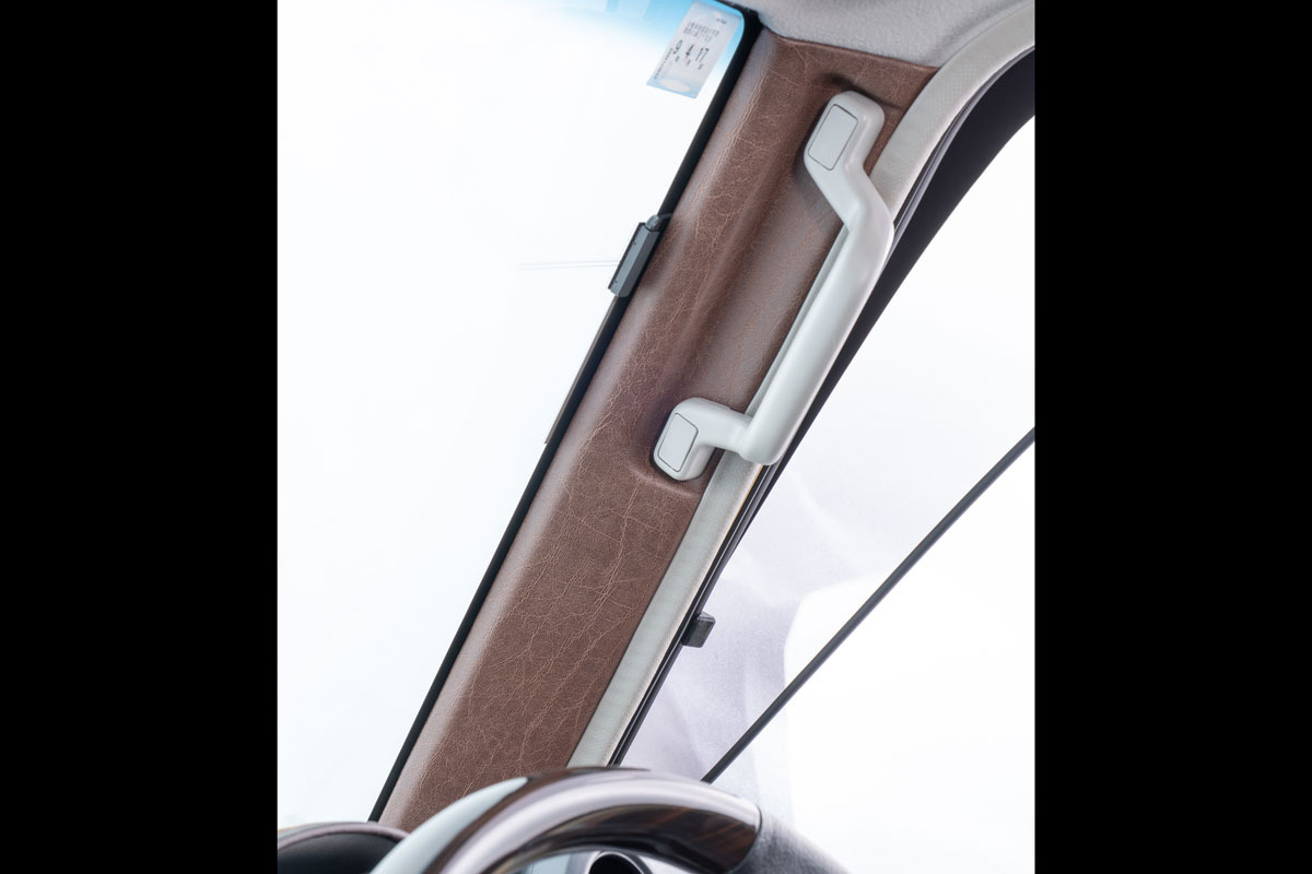 ランドクルーザー70再再販モデルピラーパネル　アンティーク　ヴィンテージブラウン　運転席側
