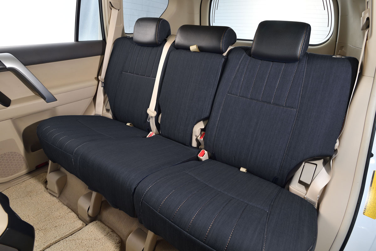 【全対応車種用】シートカバー  M.I.C DENIM インディゴ　プラド装着画像