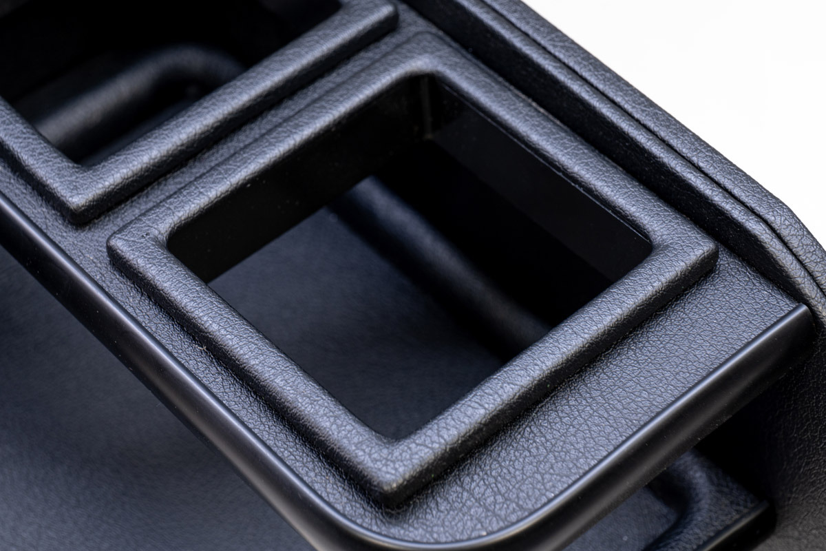 ランドクルーザー"70" 再再販モデル専用センターコンソール Ver.2 T.W.G＜ドリンクホルダー付き＞