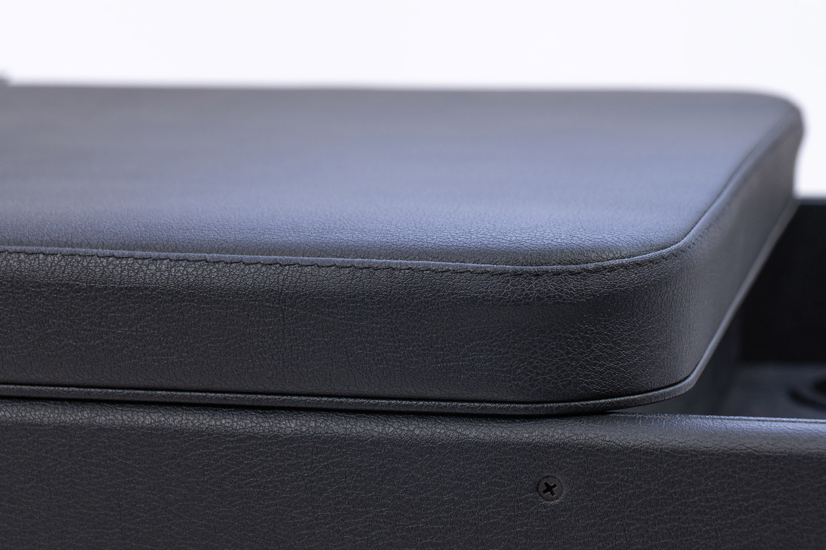 200系ハイエースワゴンGL グランドキャビン用シンプルセンターコンソール　単体イメージ