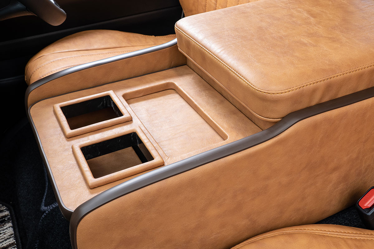 200系ハイエースS-GL用センターコンソール　クラシック　キャメル装着イメージ詳細