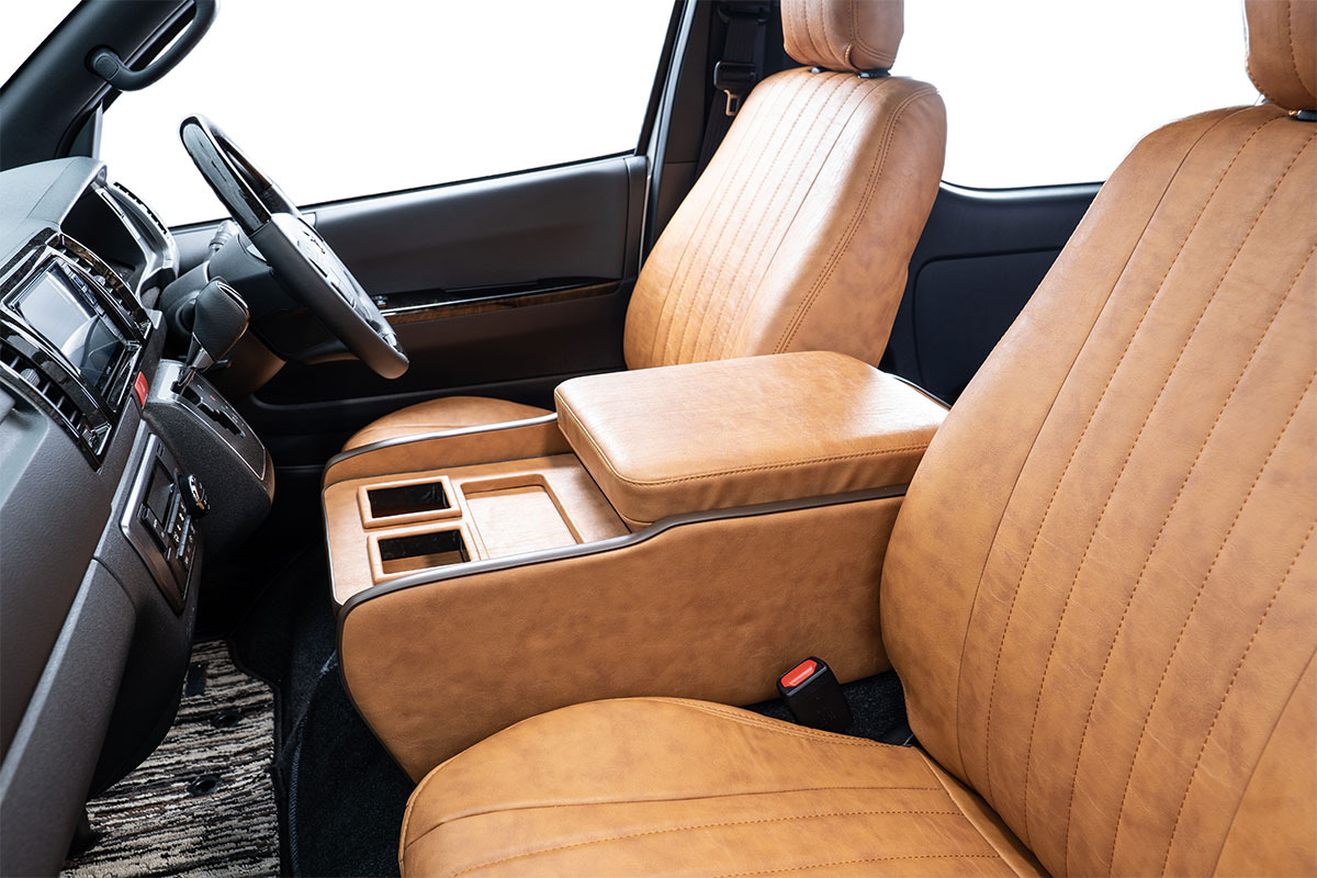 200系ハイエースS-GL用センターコンソール　クラシック　キャメル装着イメージ助手席側