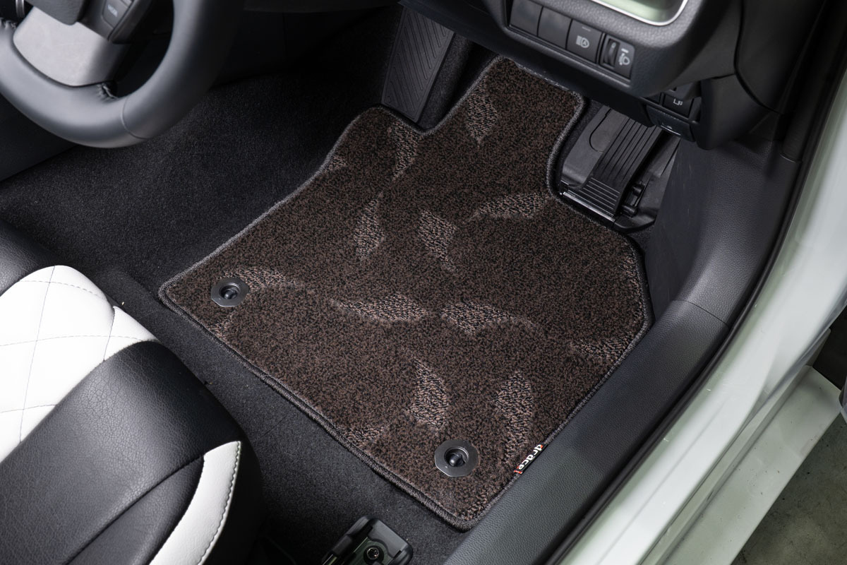 【60プリウス専用】フロアマット プレミアムセット １台分　運転席装着イメージ ウェーブブラウン