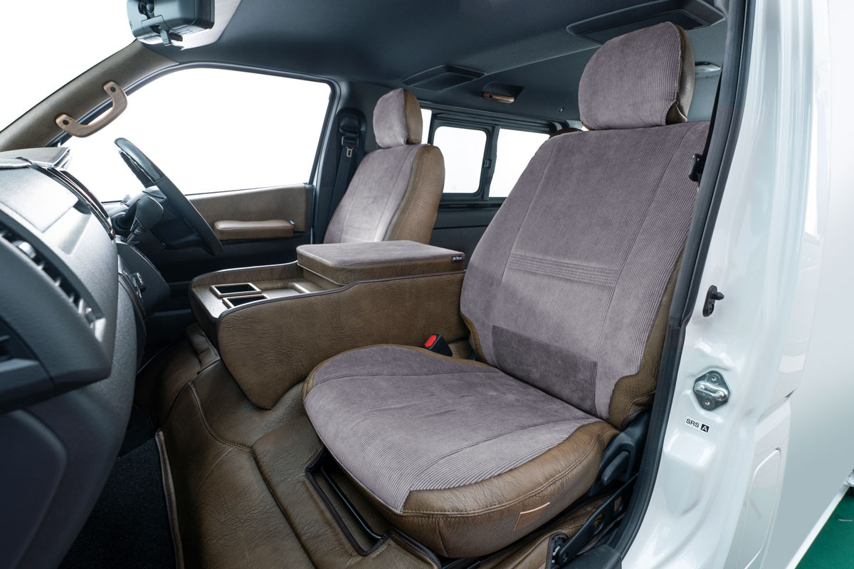 シートカバー  アンティークコーデュロイ　コーデュロイグレーxヴィンテージモカ　ハイエース装着イメージ