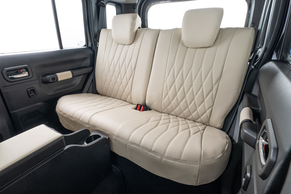 ジムニーノマド シートカバー  プライム　バニラカラー　装着イメージ