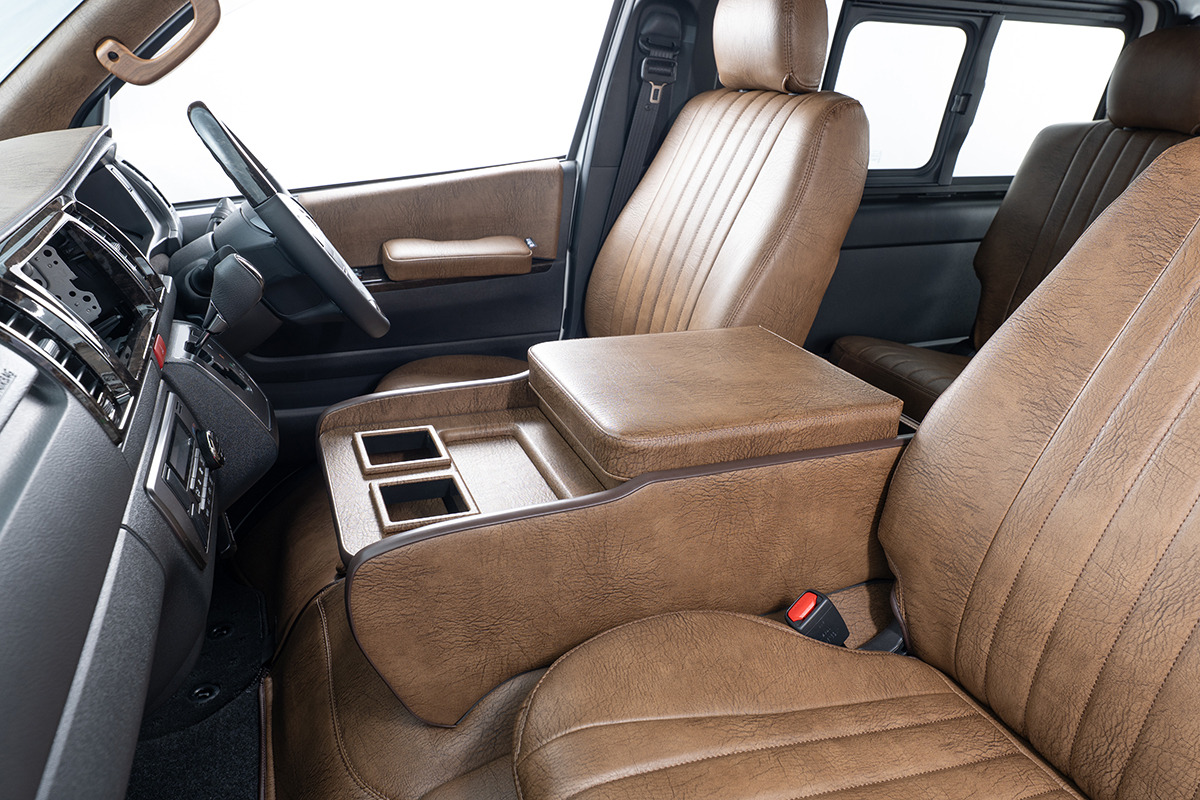 200系ハイエース標準 S-GLナロー用センターコンソール アンティーク　ヴィンテージモカカラー　装着イメージ