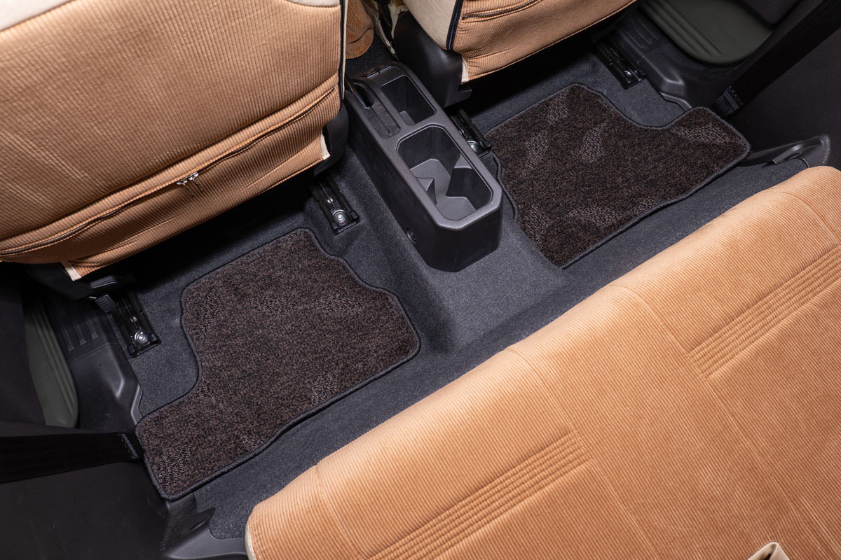 【ジムニーJB64/JB74専用】フロアマット プレミアムセット １台分後部座席装着イメージ ウェーブブラウン